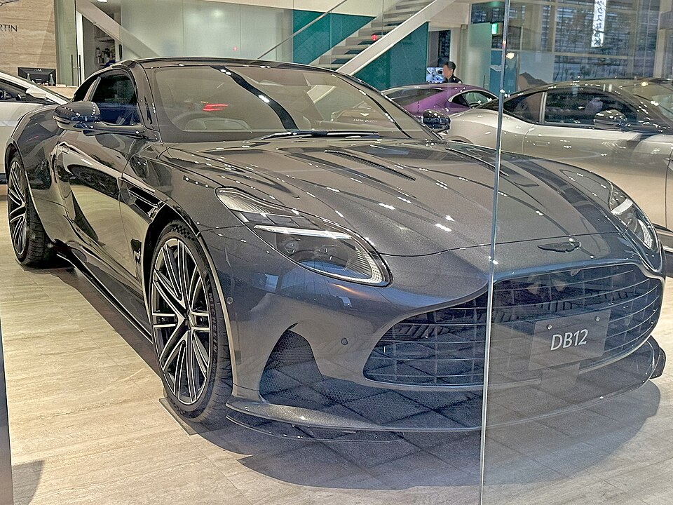 ASTON MARTIN DB12 Coupe 4.0 V8 680cv