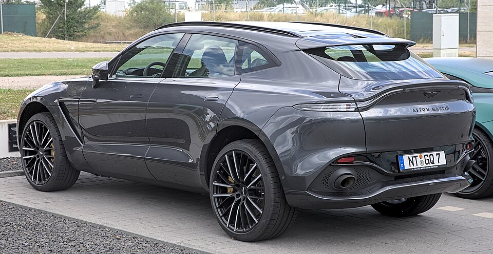 ASTON MARTIN DBX 4.0 V8 550cv