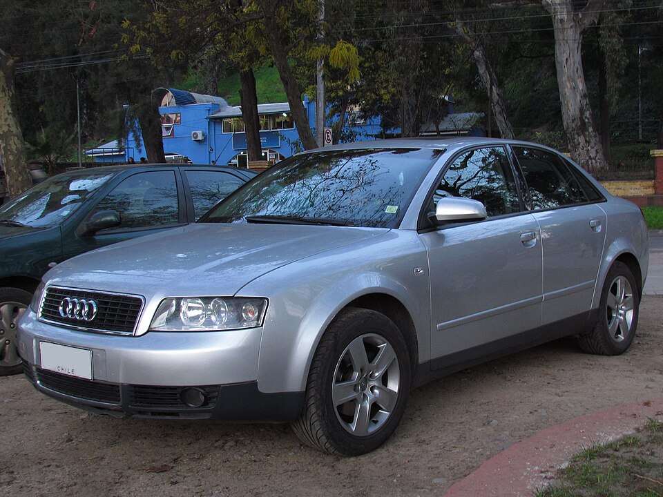 Audi A4 2.0 20V 130cv Multitronic 4p