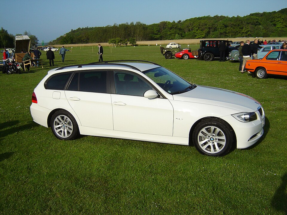 BMW 320i