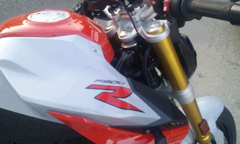 BMW F 900 R Sport 
