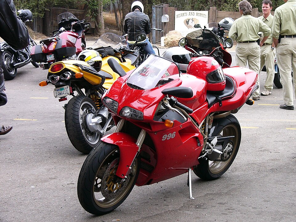 DUCATI 996