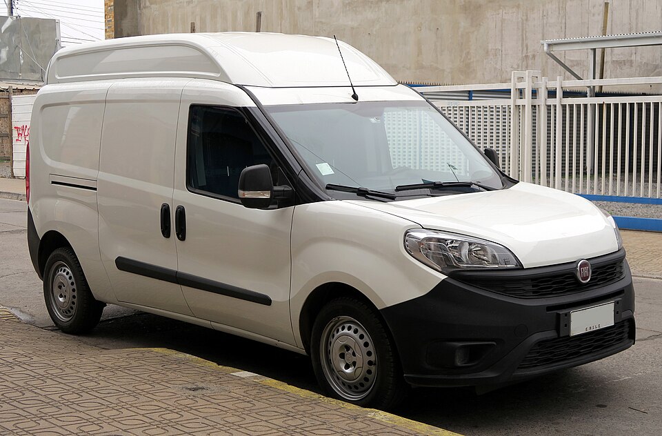 Fiat Doblo ESSENCE 1.8 Flex 16V 5p