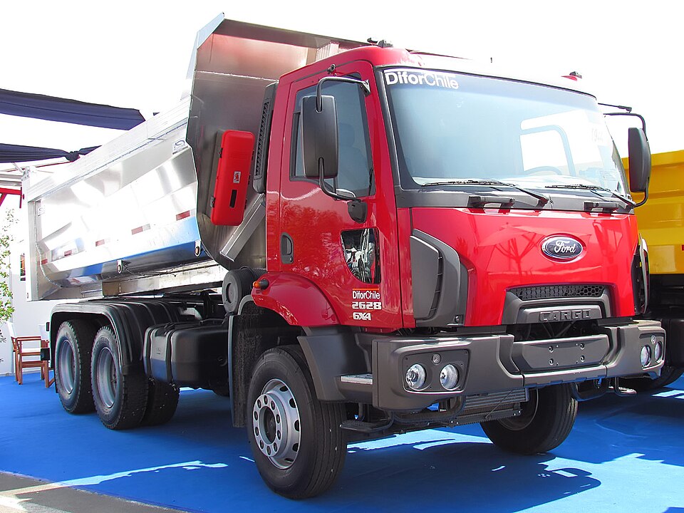 FORD CARGO 2628 E 6x4 T 3-Eixos 2p (diesel)