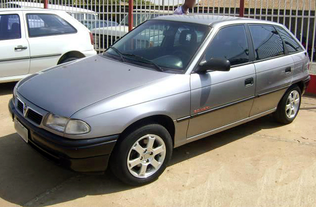 GM - Chevrolet Astra Sed. Advant. 2.0 8V MPFI FlexP. 4p