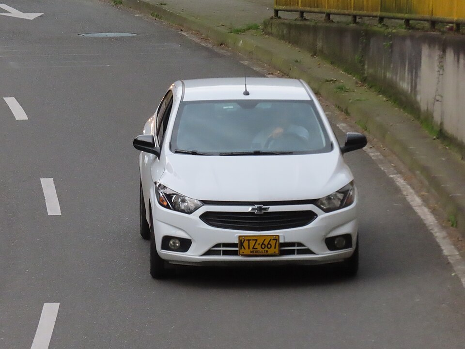 GM - Chevrolet JOY Plus 1.0 8V 4p Flex Mec.