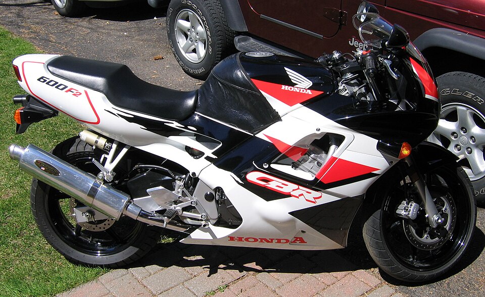 HONDA CBR 450 SR