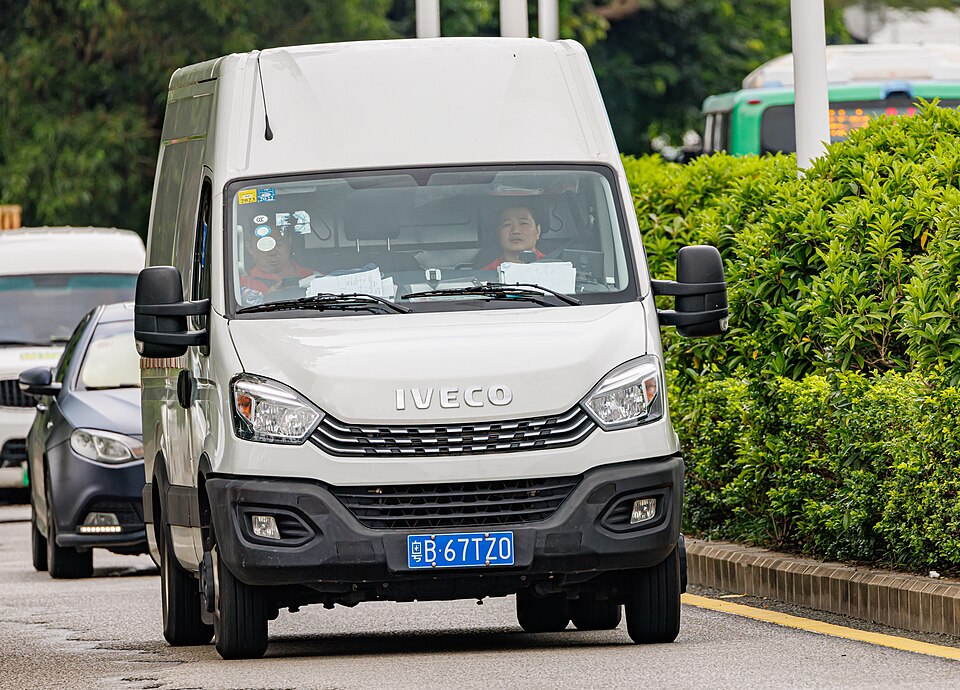 IVECO DAILY CHASSI 35-150 Curto 3.0 (Diesel)