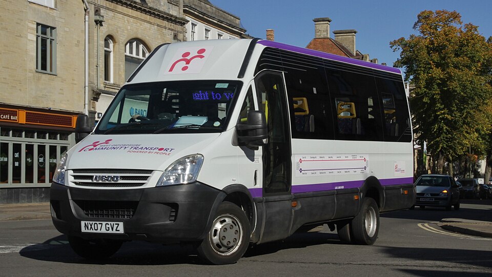 IVECO DAILY Minibus 50-180 Turismo(Diesel)(E6)