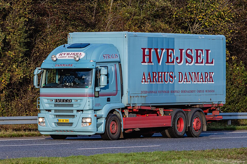 IVECO STRALIS HI-ROAD 600S44T 6x2 (dies.)(E5)