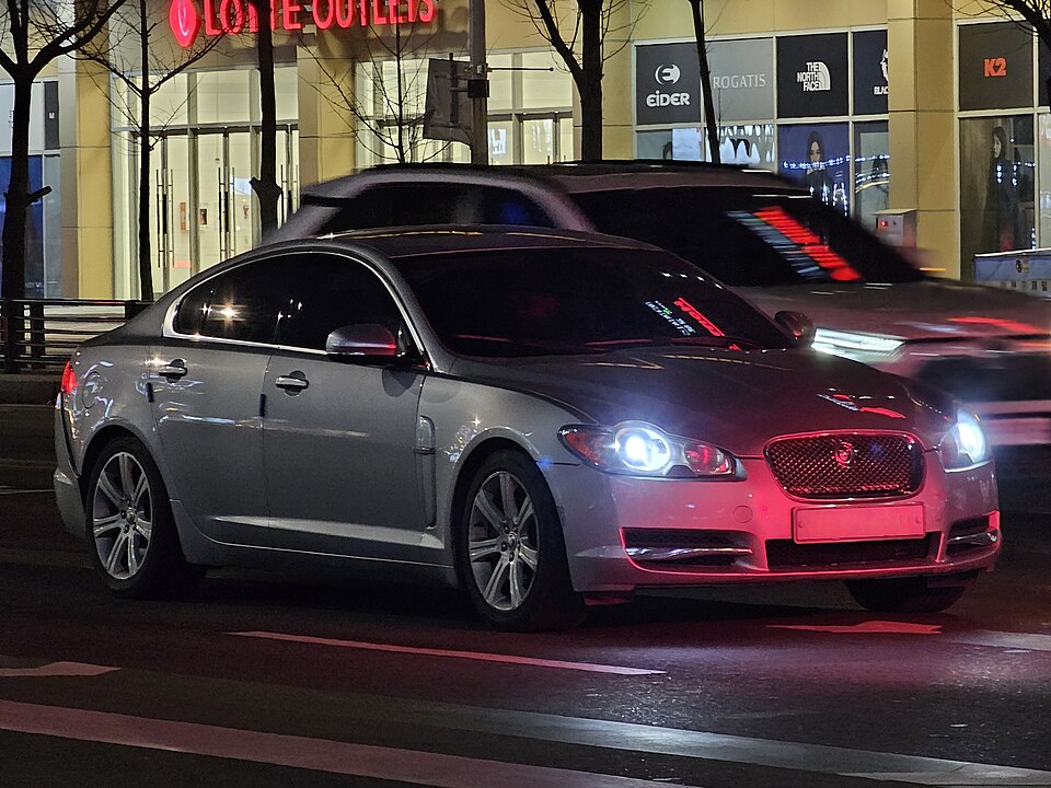 Jaguar XF 4.2 V8 32V 300cv Aut.
