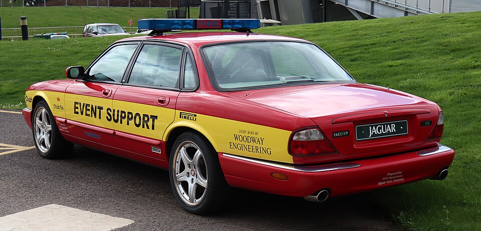 Jaguar XJR 4.2 V8 32V 400cv 4p