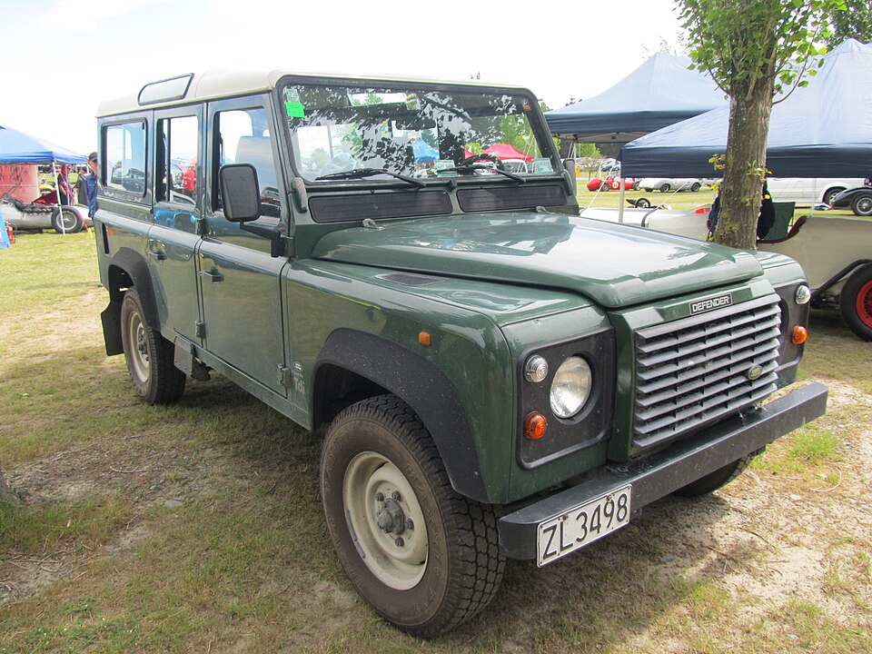 Land Rover Defender 110 2.5 TDi High Capacity Dies.