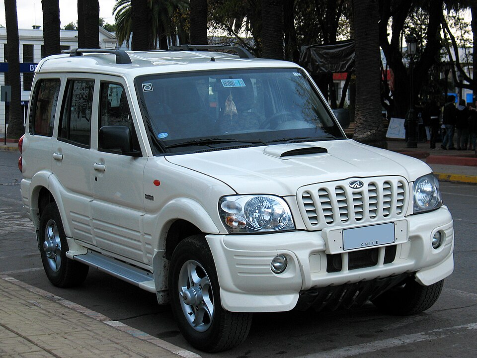 Mahindra SCORPIO GLX SUV 2.6 TB Diesel CRDe 4WD