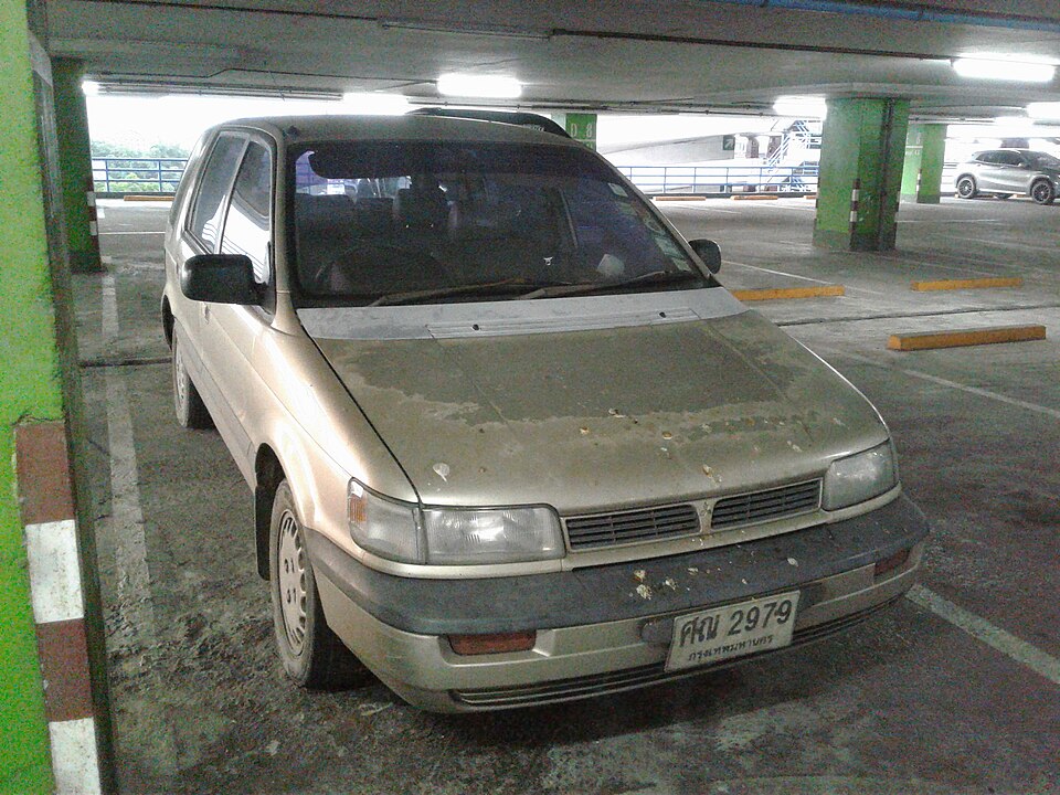 Mitsubishi Space Wagon/ GLXi 2.4