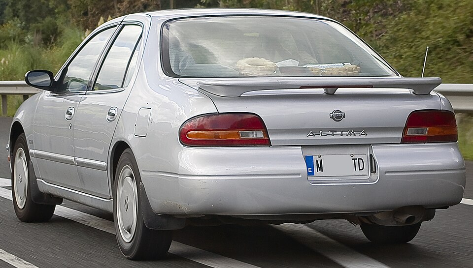 Nissan Altima GXE 2.4 16V