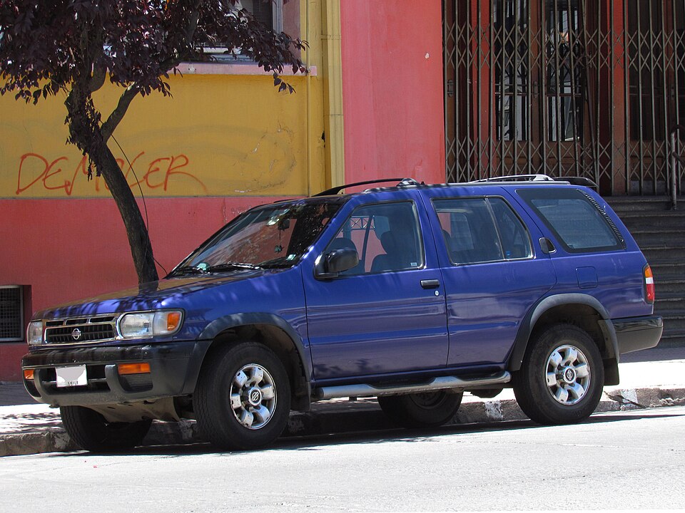 Nissan Pathfinder SE Luxo 3.3 V6 12V