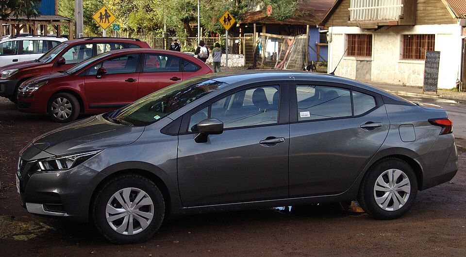 Nissan VERSA SL Direct 1.6 16V Flex  Aut. 