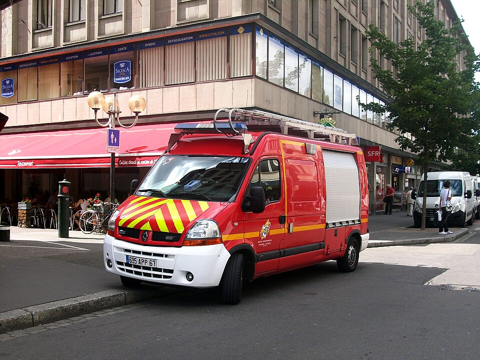 Renault Master 2.5 dCi Furg. Medio/LongoTA Dies.