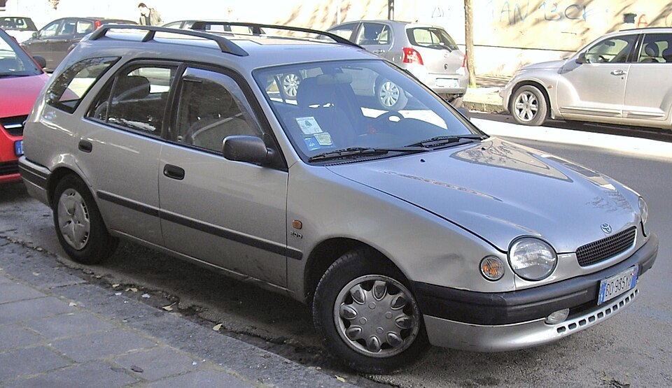 Toyota Corolla SW LE 1.8/ XLi 1.6 16V
