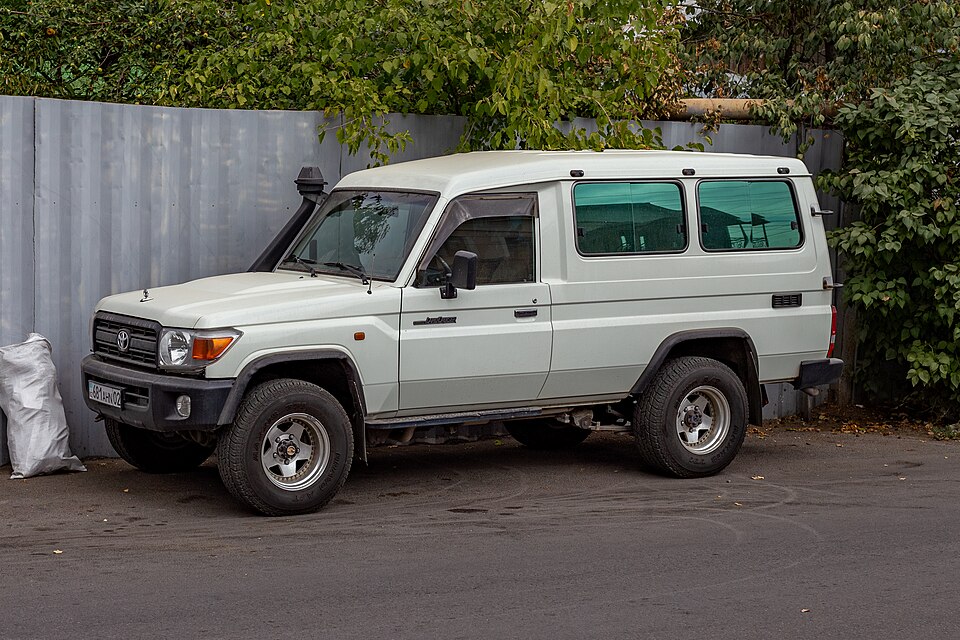 Toyota Land Cruiser 4WD 4.5 24V