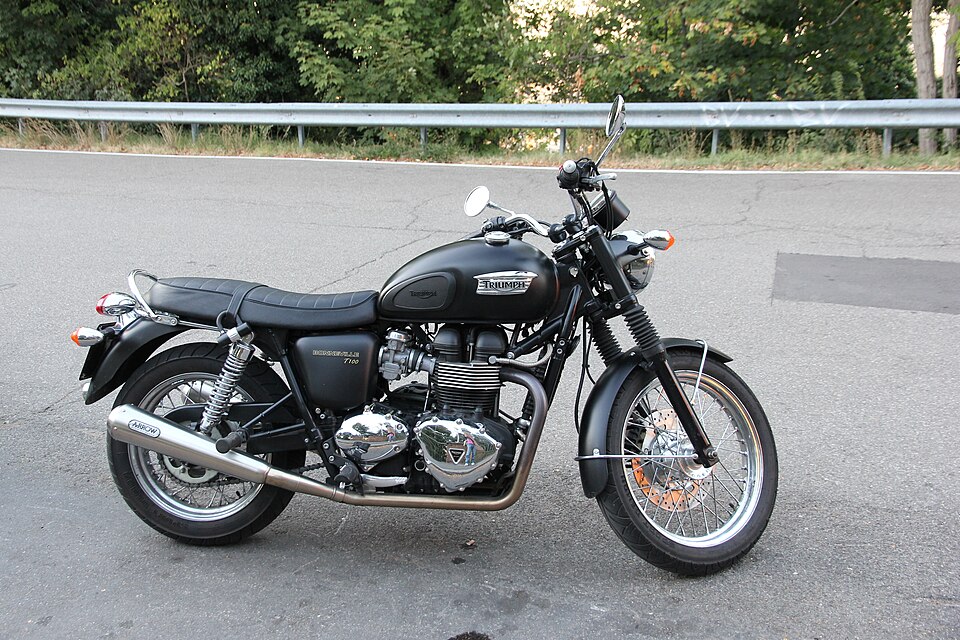 TRIUMPH BONNEVILLE T100 