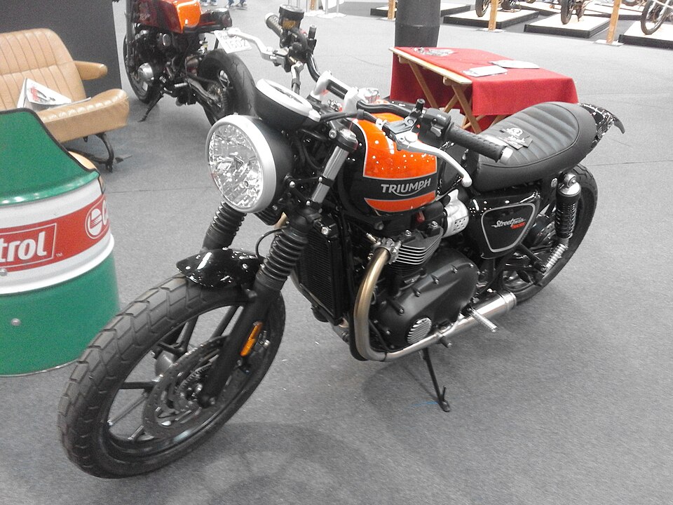 TRIUMPH STREET CUP 900cc
