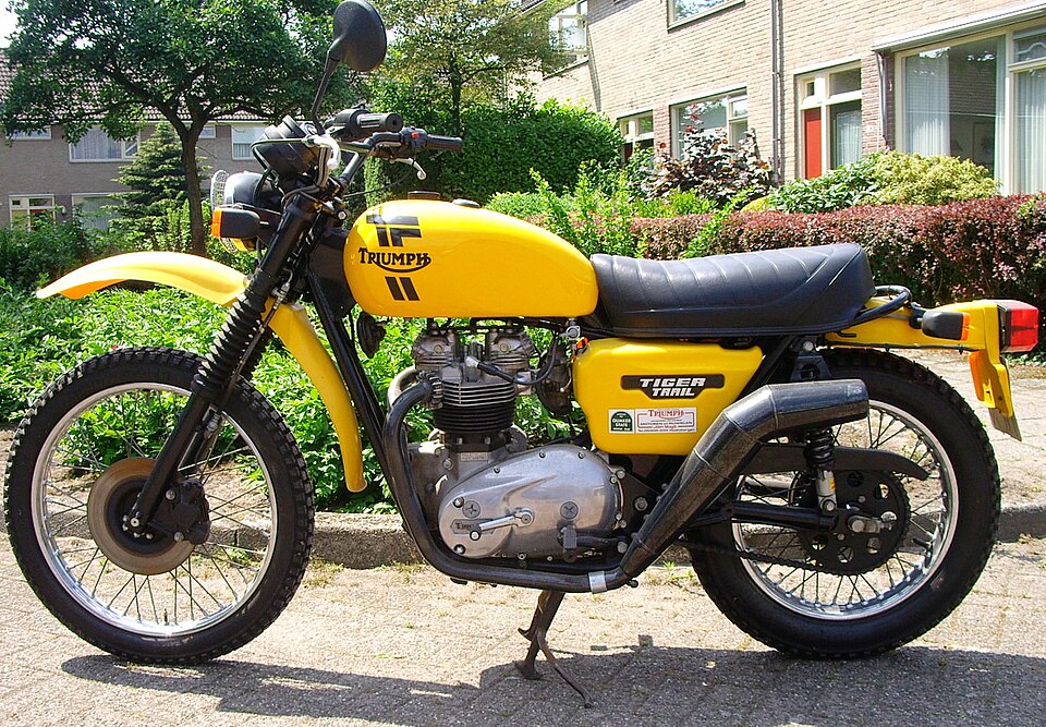 TRIUMPH TIGER 750