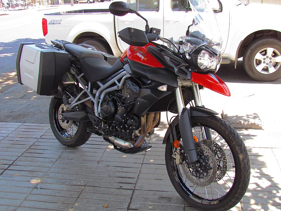 TRIUMPH TIGER 800