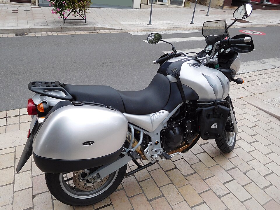TRIUMPH TIGER 800 XCA
