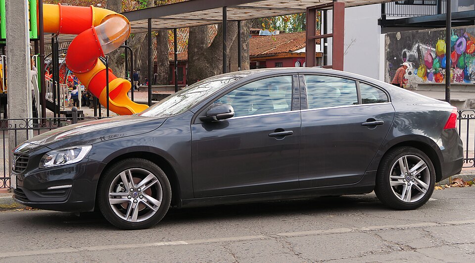 Volvo S60 T-5 R-DESIGN 2.0 240cv 4p