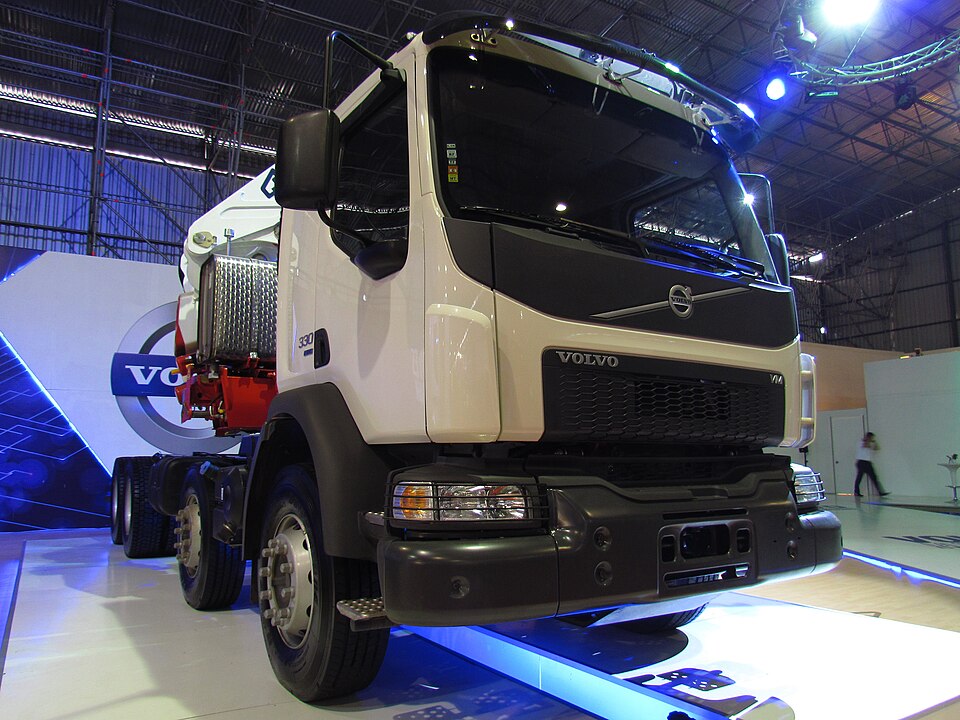 VOLVO VM 330 8x4 2p (diesel) (E5)