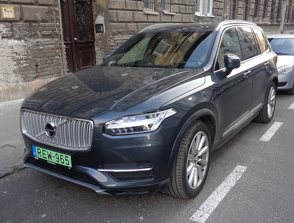 Volvo XC 90 T-6 MOMENTUM 2.0 320cv 5P