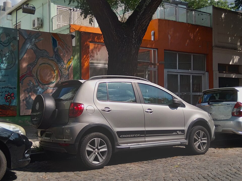 VW - VolksWagen CROSSFOX 1.6 Mi Total Flex 8V 5p