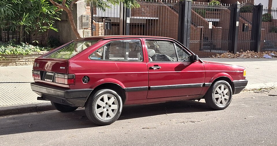 VW - VolksWagen Gol GL 1.8 Mi 2p e 4p