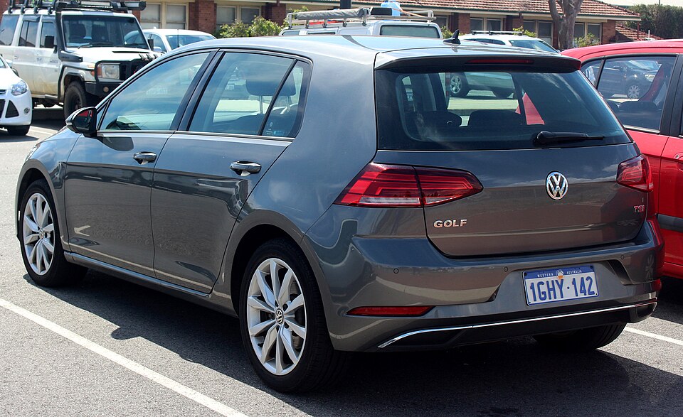 VW - VolksWagen Golf Comfortline 1.0 TSI Total Flex Mec.