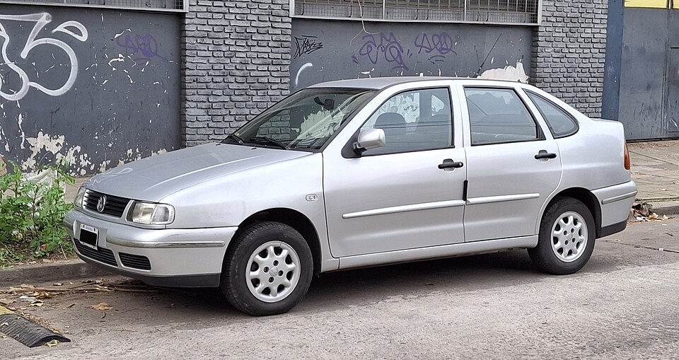 VW - VolksWagen Polo Classic/ Special 1.8 Mi