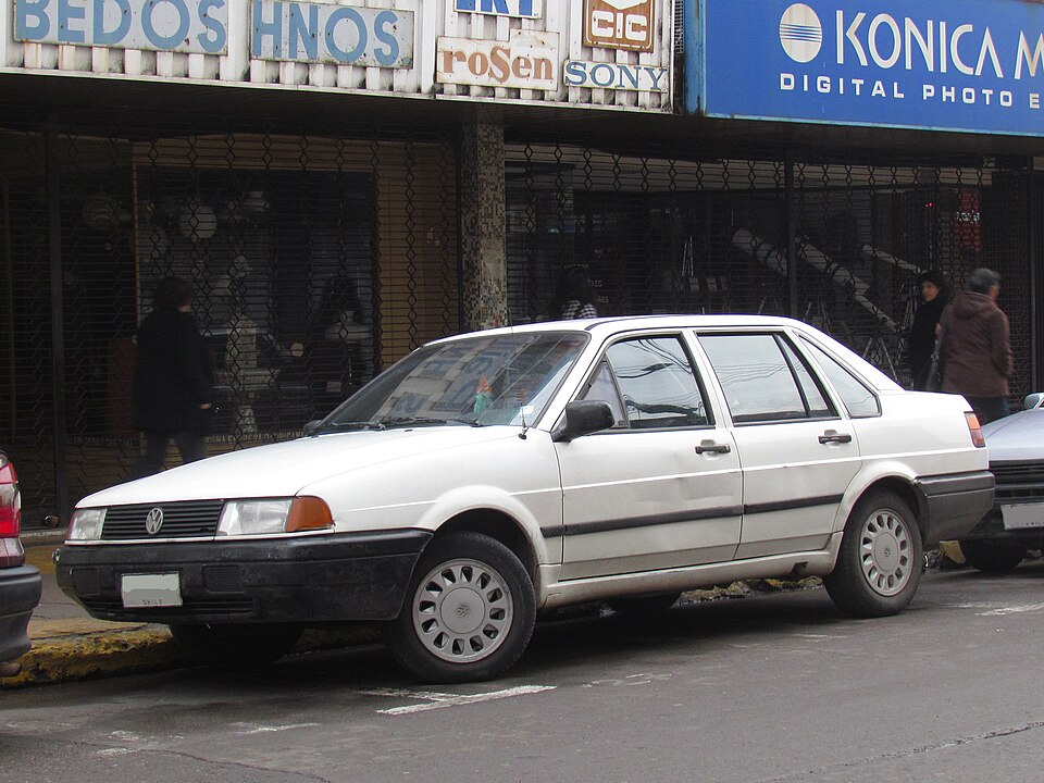 VW - VolksWagen Santana 2.0 Mi 2p e 4p