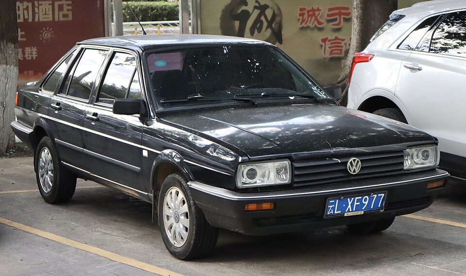 VW - VolksWagen Santana COMFORTLINE 1.8 Mi 8V 4p