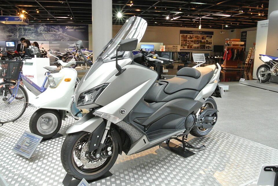 YAMAHA TMAX 530