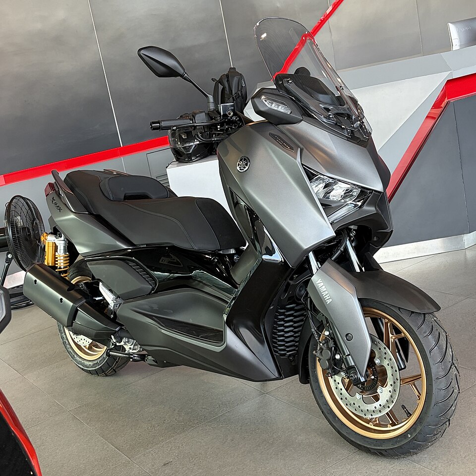 YAMAHA XMAX 300 CONNECTED 