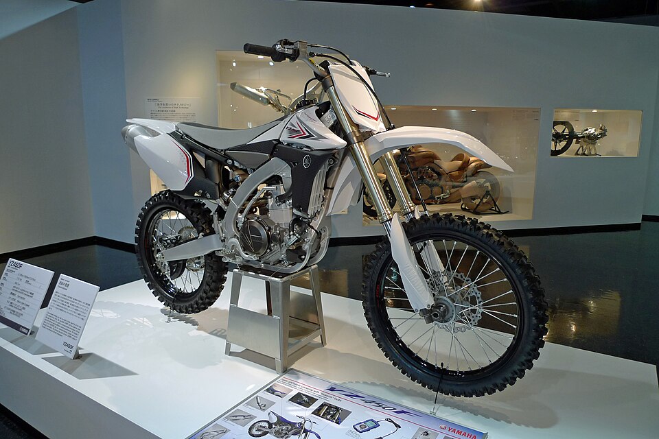 YAMAHA YZ 125