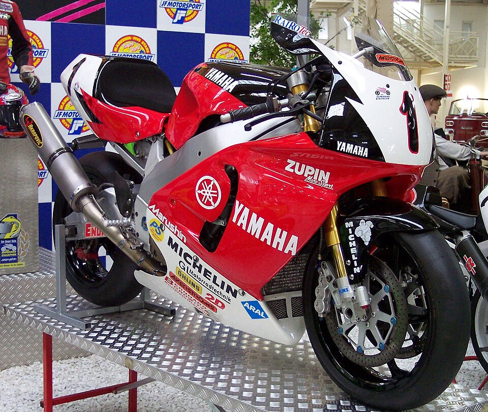 YAMAHA YZF 750